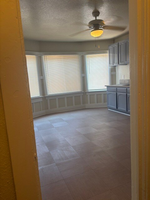 Photo - 828 1/2 W 40th Pl Unit 828 1/2