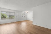 Photo - 934 6th St Apartments
