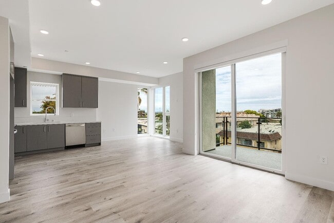 Photo - 3308 Mentone Ave Apartment