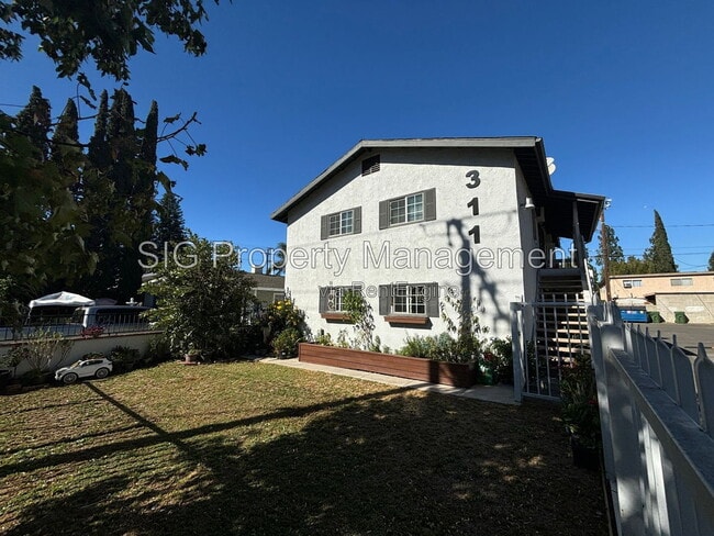 Building Photo - 311 Griswold Ave Unit B