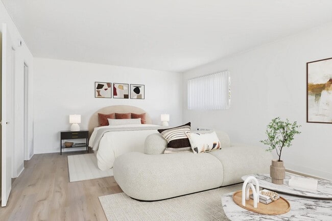 Photo - Gilmore Apartments Van Nuys