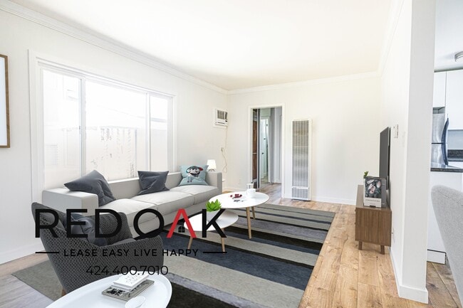 Building Photo - 14041 Moorpark St