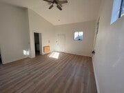 Photo - 1725 Kent St