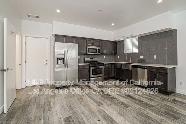 Photo - 1344 N Kenmore Ave