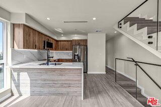 Photo - 1305 N Sycamore Ave