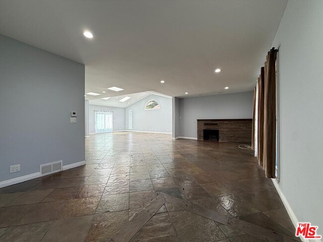 Photo - 15962 Gault St