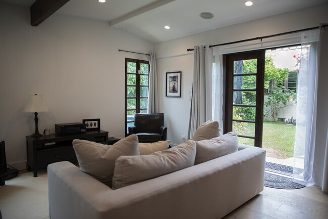 Photo - 342 North Fuller Avenue