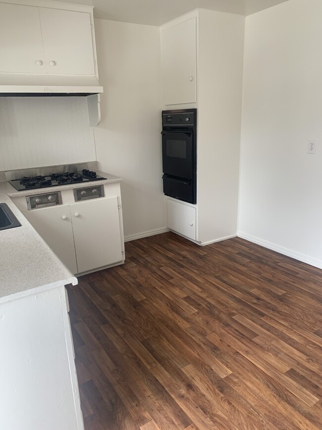 Photo - 115 N D St Unit B