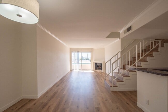 Photo - 6041 Fulton Ave Unit 204