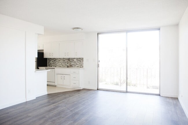 Photo - Park Plaza Apartments