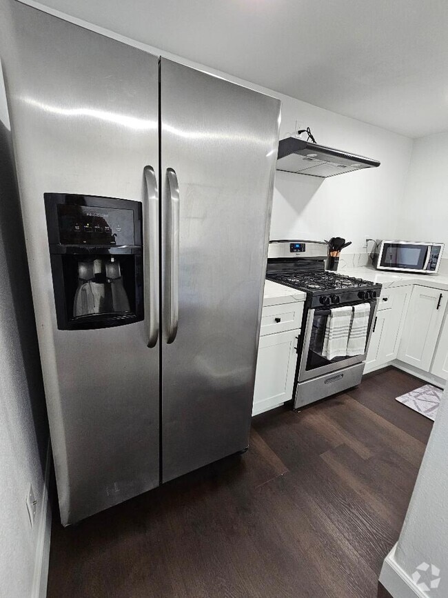 Building Photo - 3911 Woolwine Dr Unit B Rental