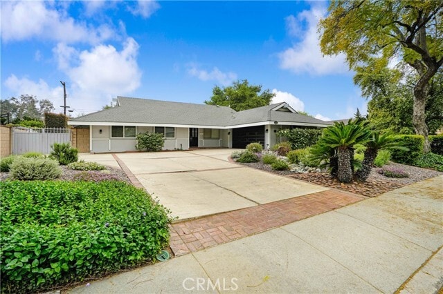 Photo - 680 Rockford Dr