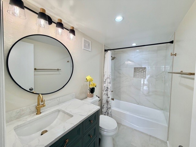 Photo - 1635 E Cypress St Unit B