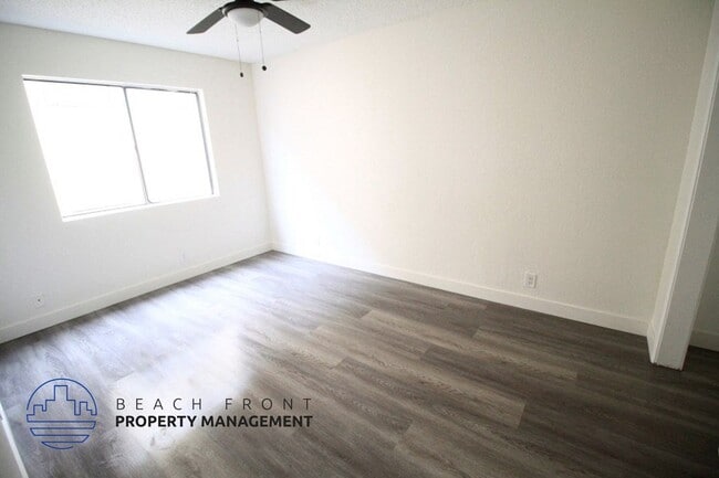 Photo - 11503 Menlo Ave