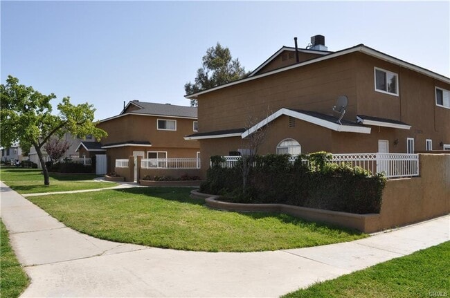 Photo - 570 Penrose Dr Townhome