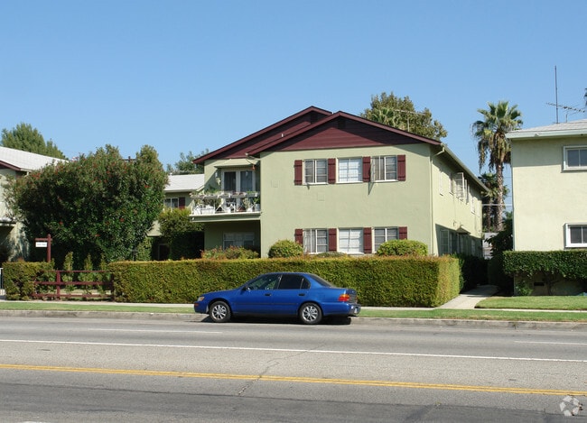 Building Photo - 5854 Woodman Ave