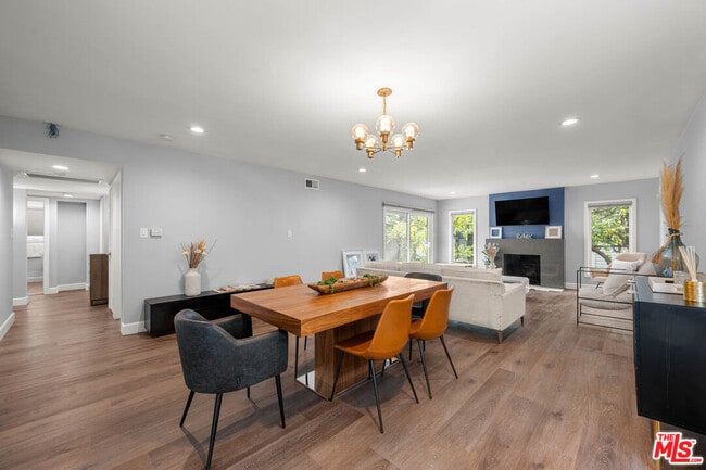 Photo - 14034 Valerio St