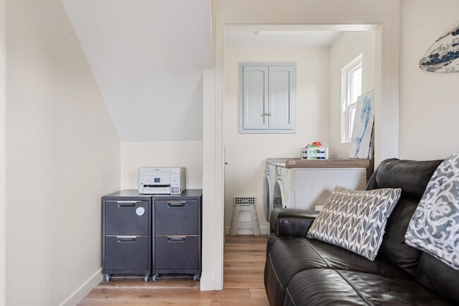 Photo - 315 Crocus Ct