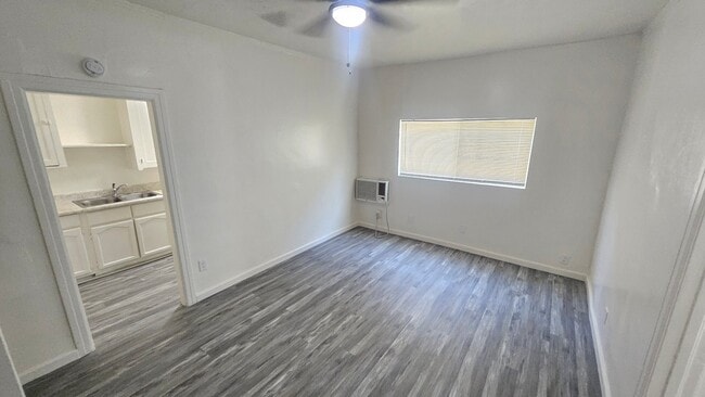 Photo - 239 W 25th St Unit 4