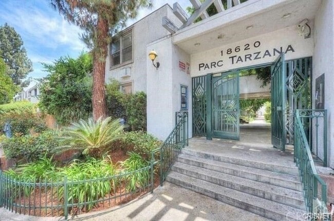 Photo - 18620 Hatteras St Unit 286