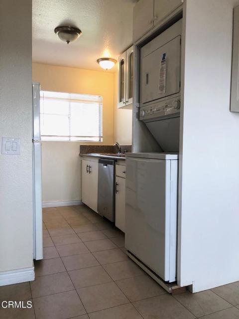 Building Photo - 259 S Ventura Rd Unit 254