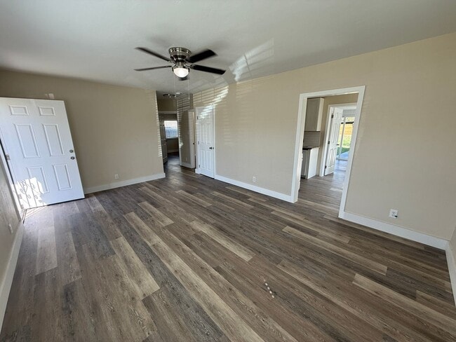 Photo - 3 bed 2 bath house with garage