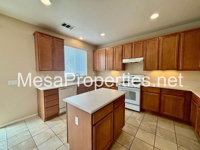 Photo - 16677 Desert Lily St