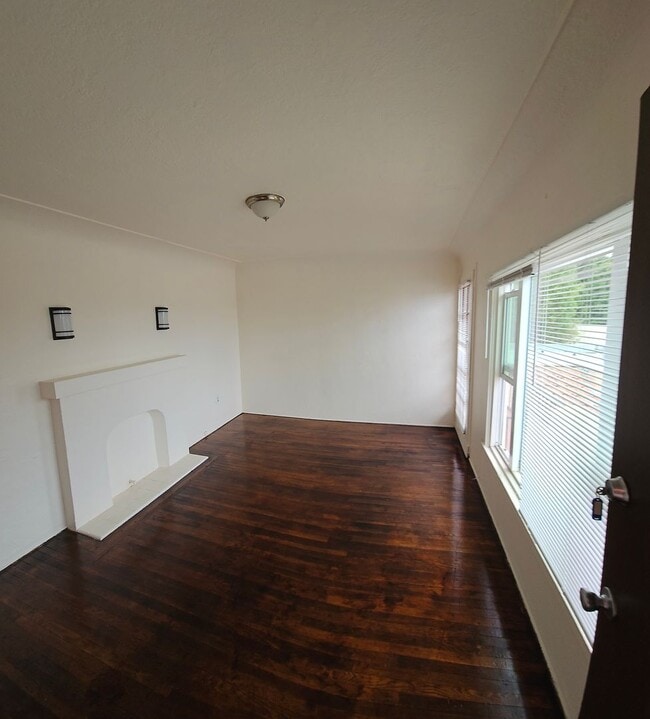 Vintage Spanish Style2 Bedroom in Golden Hill - Vintage Spanish Style2 Bedroom in Golden Hill Apartment Unit 2428 B