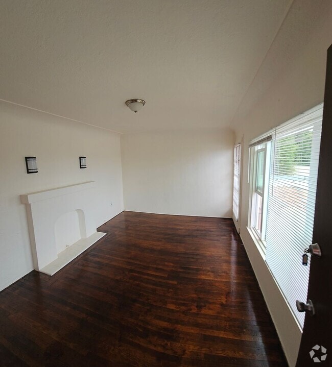 Building Photo - Vintage Spanish Style2 Bedroom in Golden Hill Unit 2428 B Rental