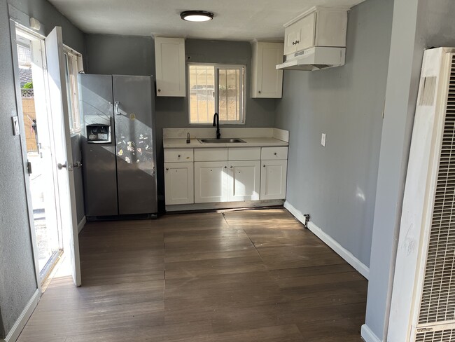 Photo - 5931 Denver Ave