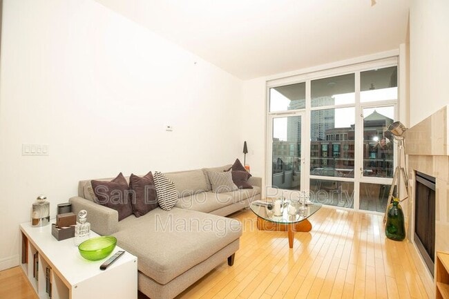 Photo - 550 Front St Unit 907