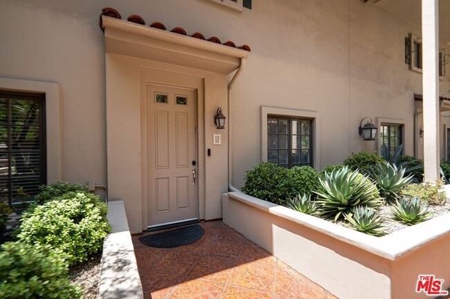 Photo - 851 N San Vicente Blvd Unit 117