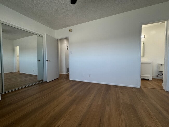 Photo - 6632 Darby Ave Unit 15