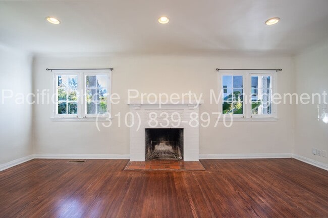 Photo - 8159 Willoughby Ave Unit 901