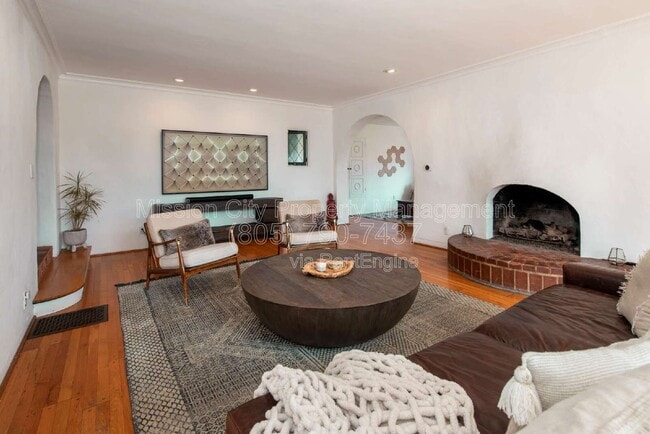 Photo - 857 Cheltenham Rd