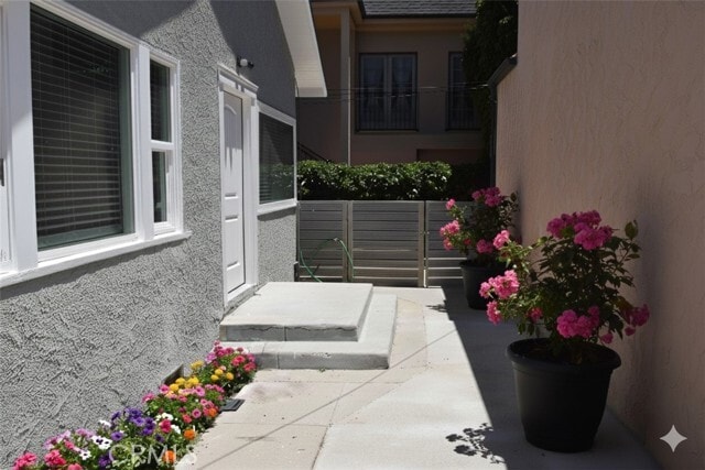 Photo - 552 W 22nd St