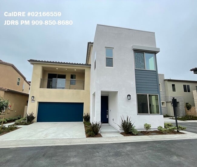 Building Photo - Lake Forest 3 Bedroom Home