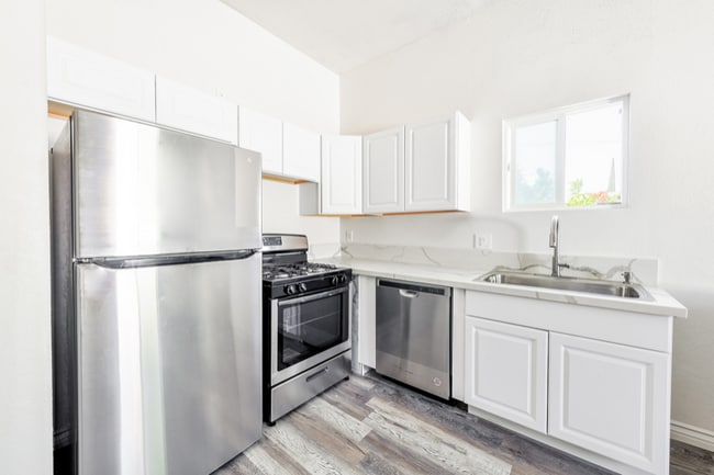 Photo - 207 W Cypress Ave