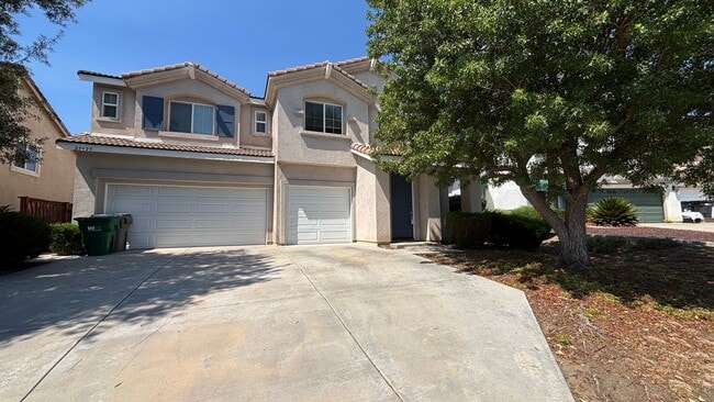 Building Photo - Amazing Five Bedroom Home in Murrieta!