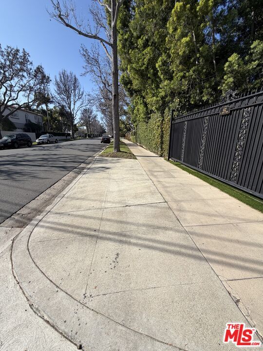 Photo - 602-6025 N Maple Dr Unit 602.5