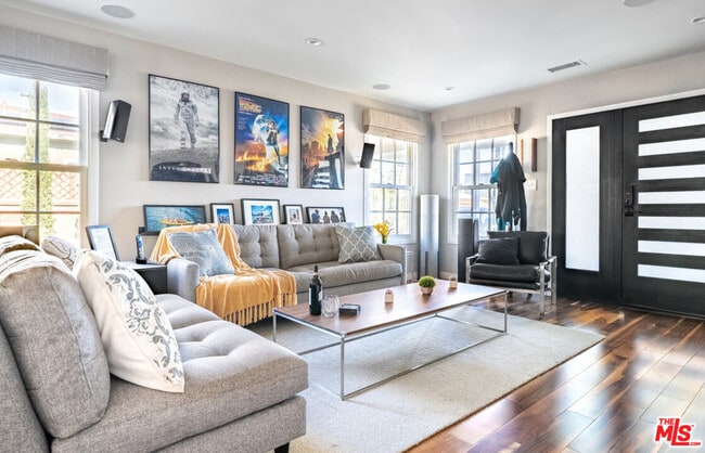 Photo - 3769 Greenwood Ave