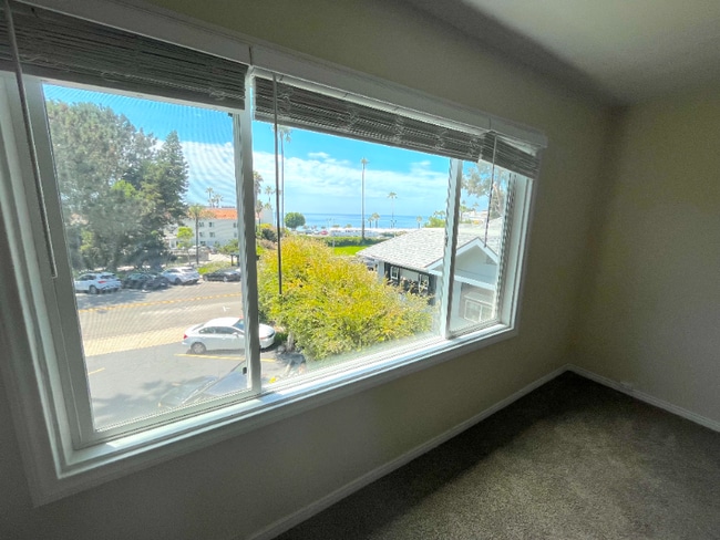 Photo - 270 Cliff Dr Unit 9