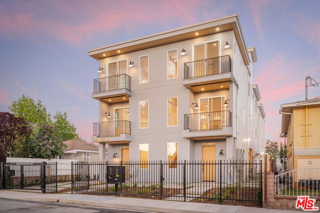 Photo - 5248 Auckland Ave Unit 1/2