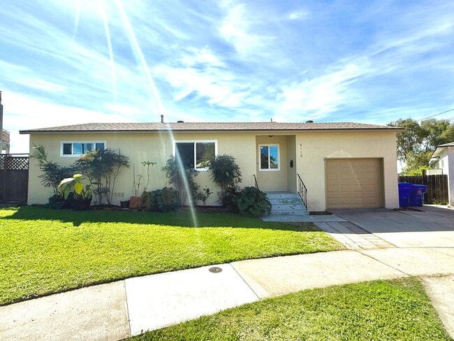 Building Photo - Remodeled Paradise Hills Home With Spectacular Views