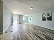 Photo - 715 W 58th St