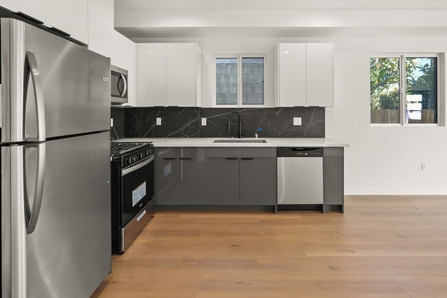 Photo - 1731 S New Hampshire Ave Unit 1731 1/2