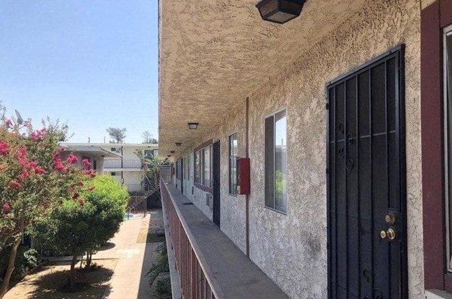 entrance area - 8800 Cedros Ave Unit 219