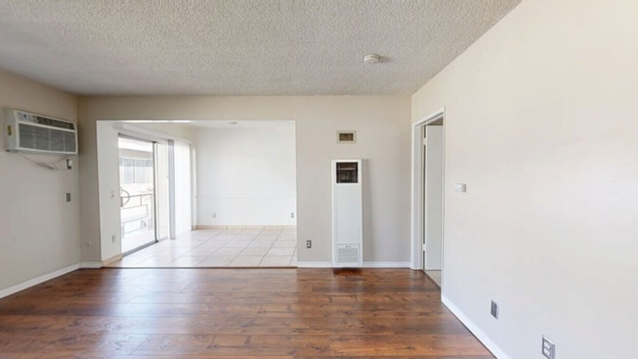 3D Tour - 320 E Del Mar Blvd