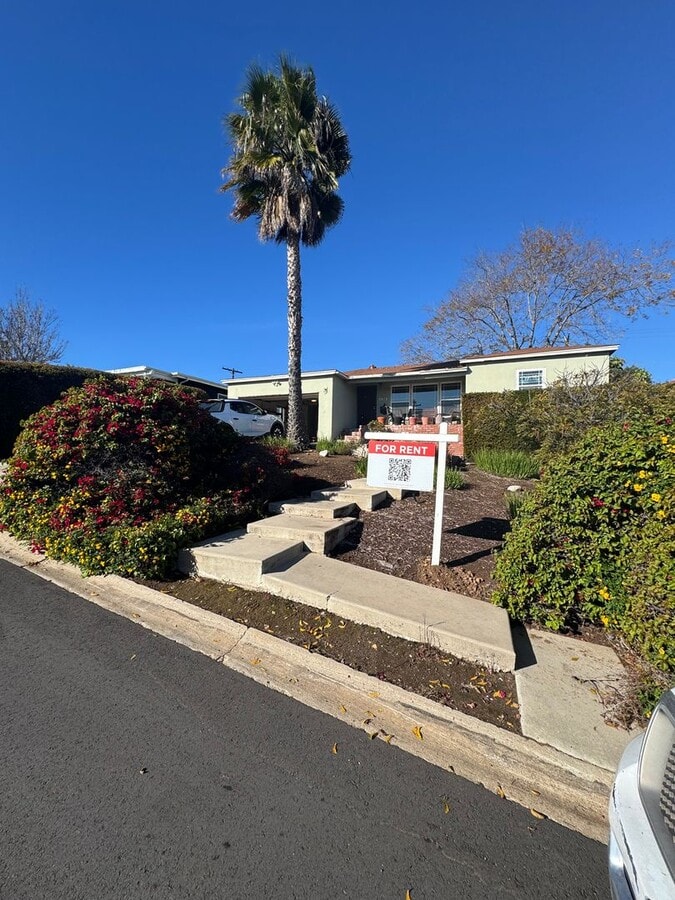 Single Family Home - 3BR/1BA - Large Yard - Single Family Home - 3BR/1BA - Large Yard