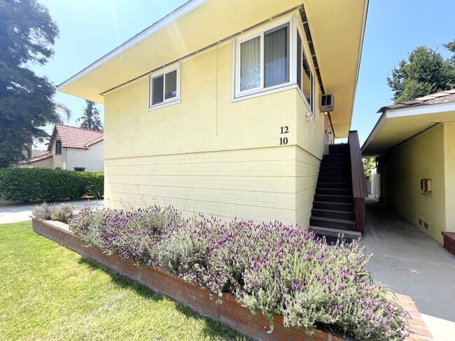 Building Photo - 560 Cajon St Unit 10 W. Cypress Ave.